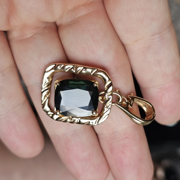 14k green sapphire pendant. Stamped 14k and tested. Green sapphire tested on gem - Picture 7 of 9
